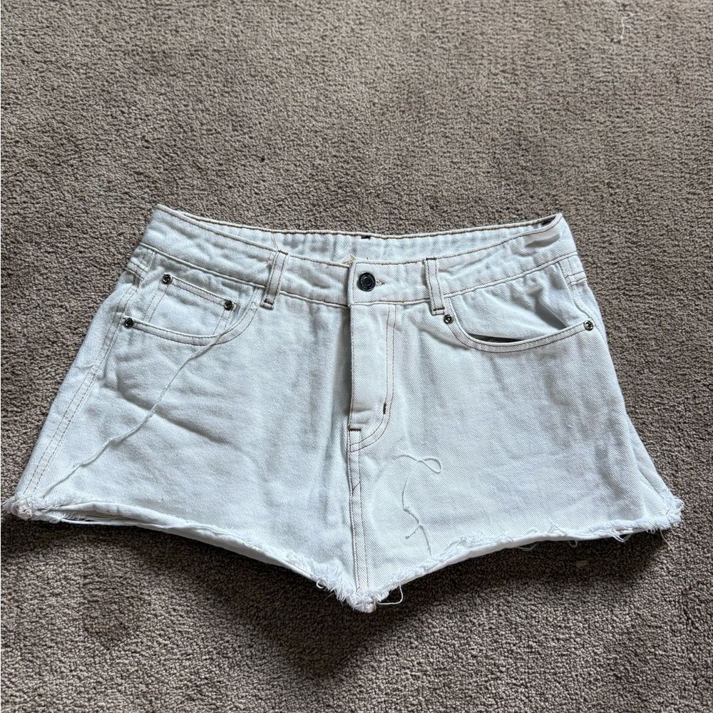 Jolie Off-White Jean Shorts